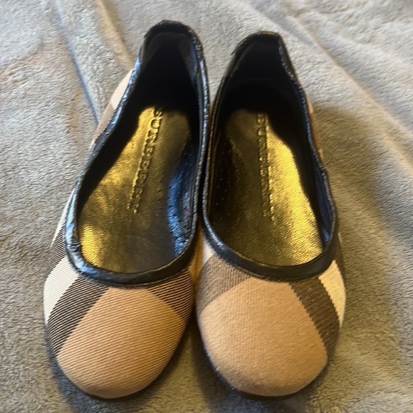 Size 29 Burberry Nova check flats - Picture 3 of 8